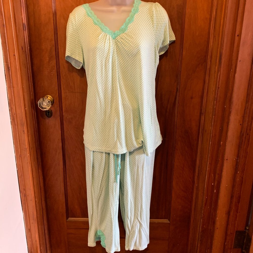 "Apt. 9" Lightweight pajamas, EUC,  L